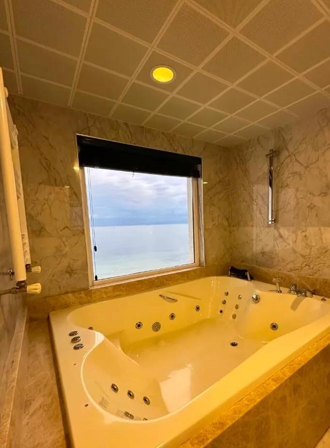 Beyaz Ev Otel Restaurant Eskiomerler Kültér fotó